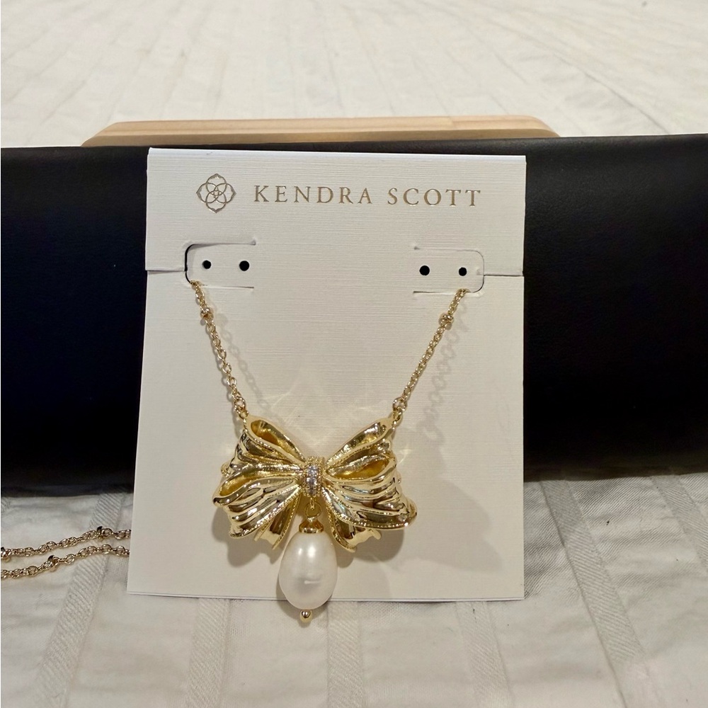 Kendra Scott Love Shack Fancy Gold Bow Necklace with Pearl